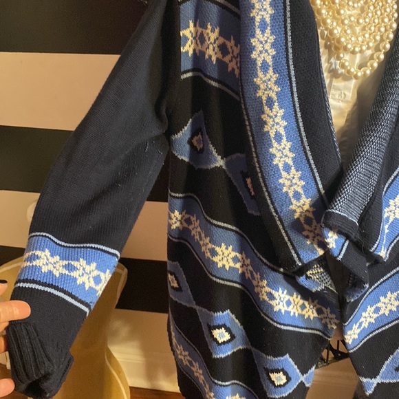 Swing heavy sweater. - Picture 3 of 4